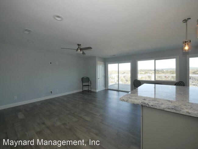 Foto del edificio - 4 br, 2 bath House - 516 Perry St.