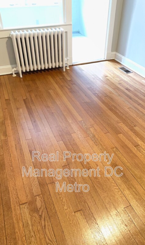 Foto del edificio - 1834 Irving St NW