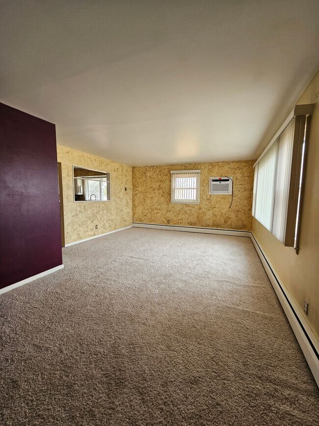 Foto del edificio - 2 BEDROOM | 1 BATH | GARAGE | SOUTH