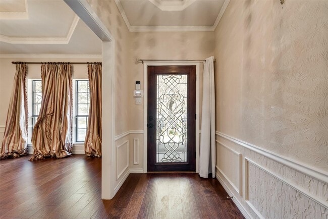 Photo - 6918 Woodland Dr House