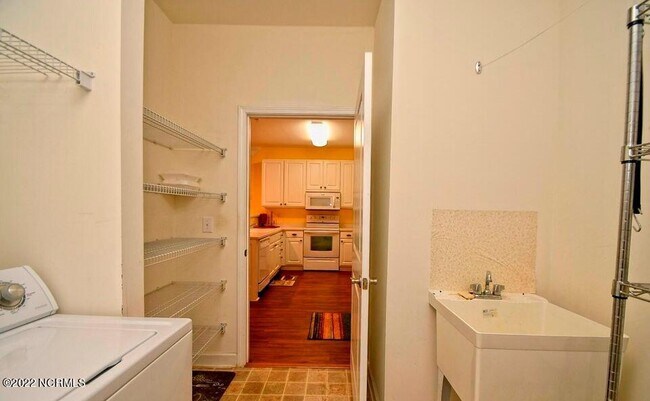 Foto del edificio - 395 S Crow Creek Dr