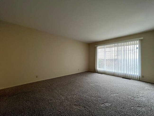 Foto del edificio - Midtown Quadplex with Pool- 3 bed, 2 bath