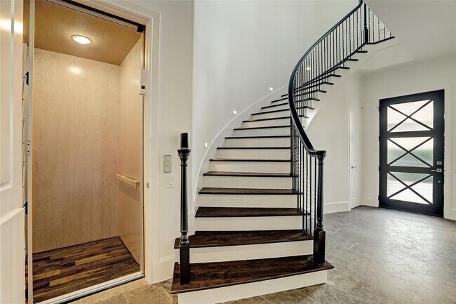 Foto del edificio - 3216 Bammel Ln