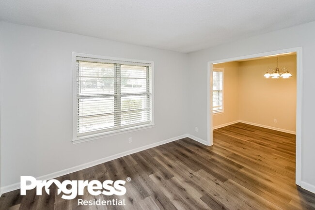 Building Photo - 9077 Neil Ave