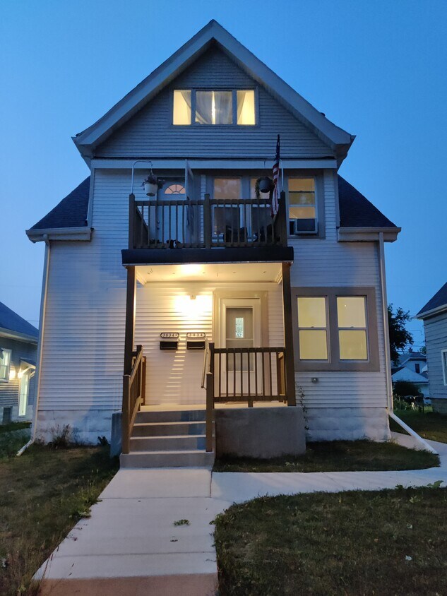 Primary Photo - 3834 E Edgerton Ave