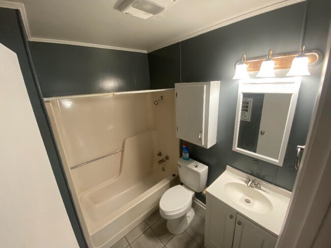 Foto del edificio - 409 Fieldcrest Dr