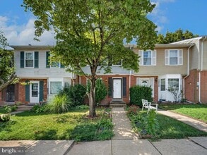 Building Photo - 15057 Cherrydale Dr