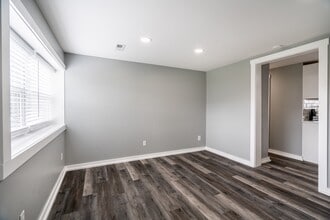 Building Photo - 1631 Columbia Ave