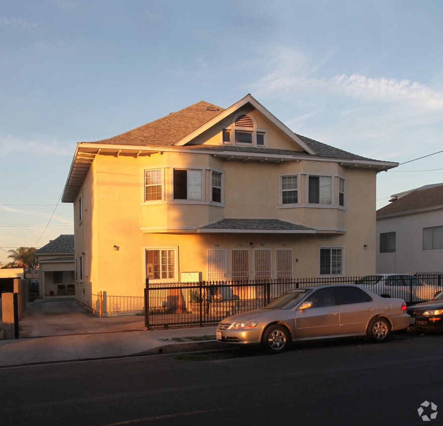 Building Photo - 129-133 Avenue 23