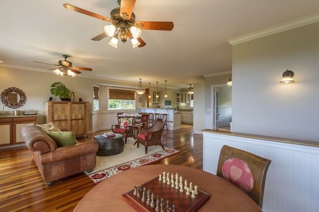 Foto del edificio - Estate on 1 acre 3 bedroom 2.5 baths and attached 2 car garage