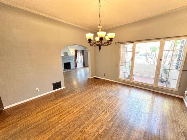 Building Photo - Beautiful Vintage Home with RV Sized Garage and Large Backyard