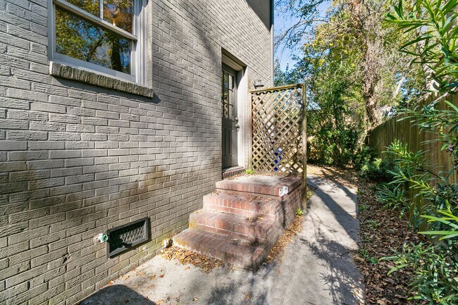 Foto del edificio - 552 Savannah Hwy