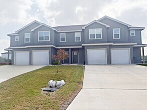 Building Photo - 127 Damon Dv