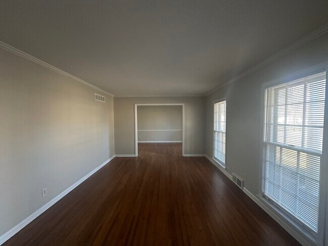 Foto del edificio - 5445 Heritage Ave