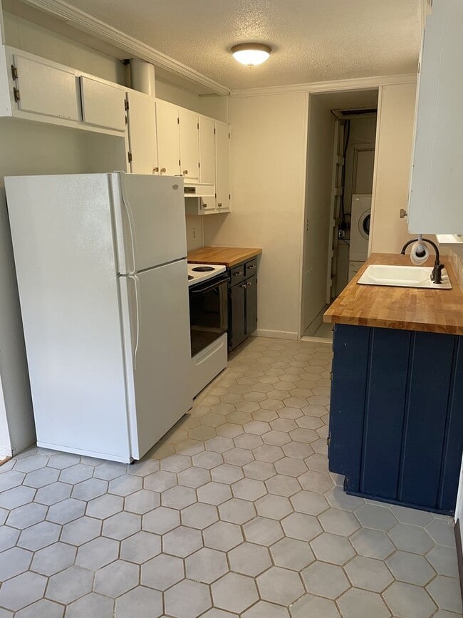 Foto del edificio - Excellent 3 Bedroom Home Minutes from Down...