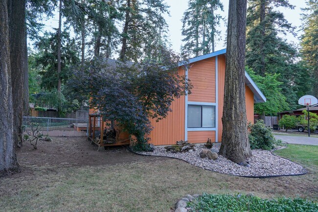 Building Photo - 4 Bedroom home tucked away in Hayden