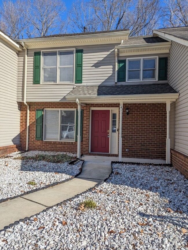 Building Photo - 143 Barn Swallow Rdg