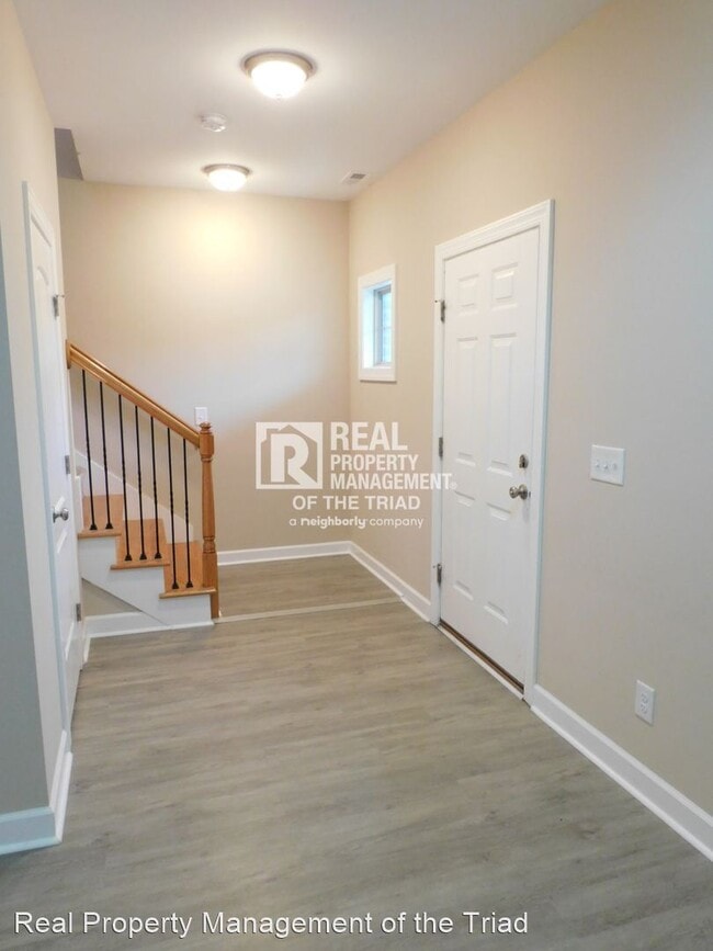Building Photo - 4 br, 2.5 bath House - 412 Stage Coach Trail