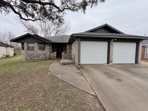 Building Photo - 2712 Monroe Ave