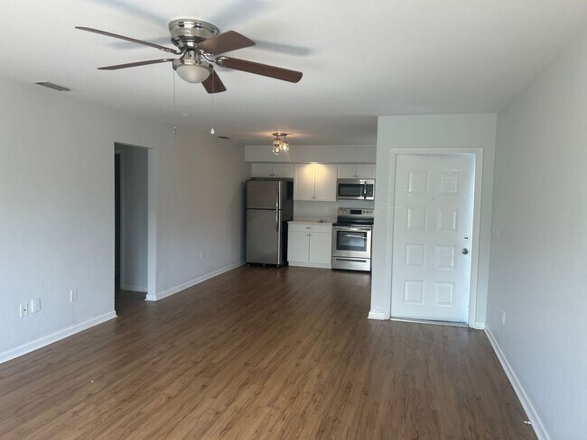 Foto del edificio - 4712 SE 5th Pl