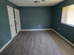 Building Photo - 5301 Queen Mary Ln
