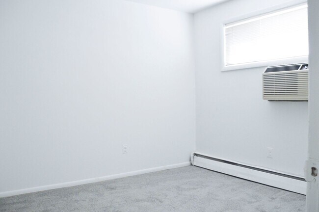 Foto del edificio - 3301 C St SE