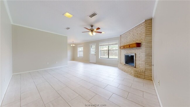 Foto del edificio - 1003 Val Verde Dr