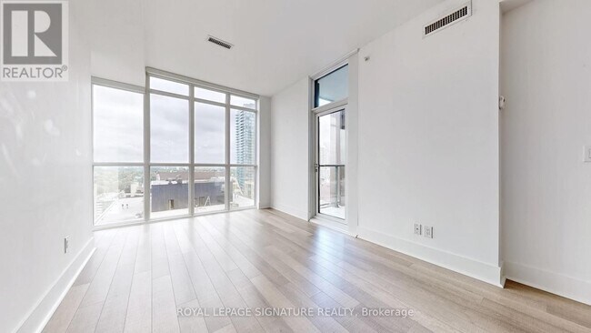 Photo du bâtiment - 32 Davenport Rd