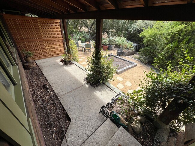 Foto del edificio - 2578 Mt Diablo Scenic Blvd