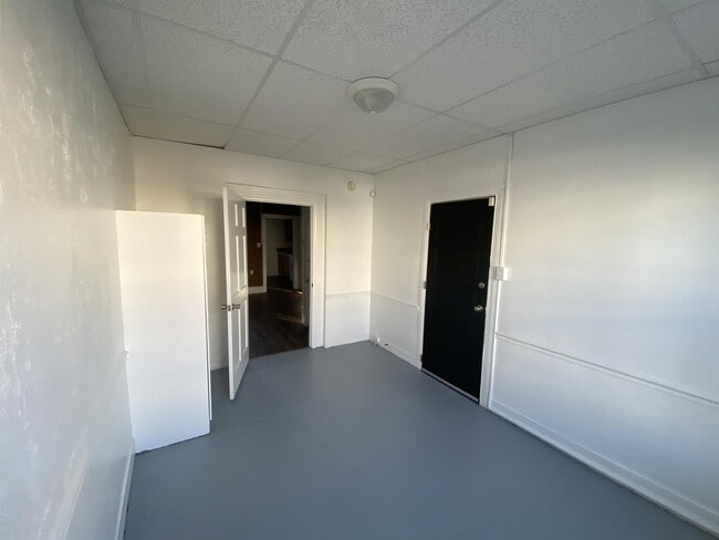 Building Photo - 142 W Jackson St