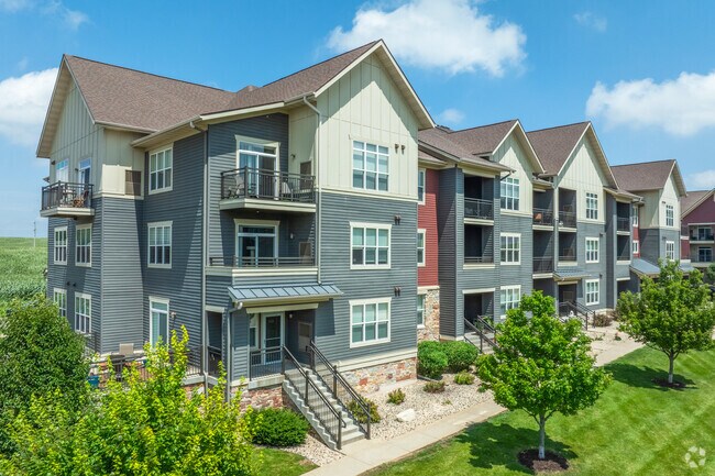 Building Photo - Legacy Apartments