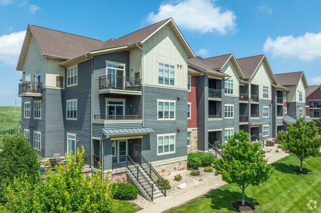 Building Photo - Legacy Apartments