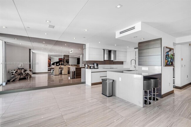 Foto del edificio - 3301 NE 183rd St