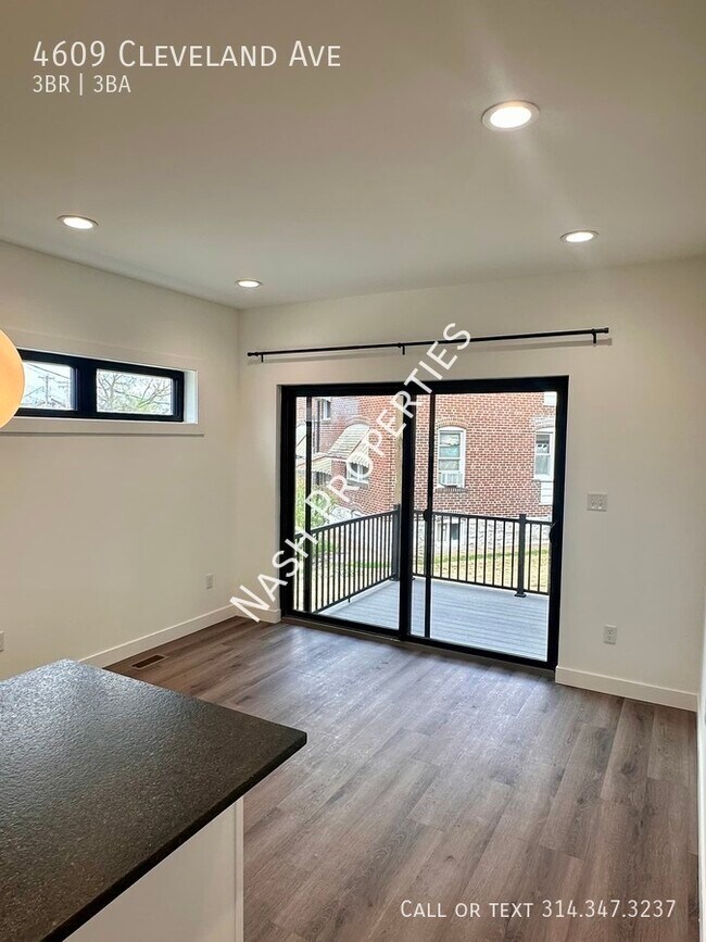 Building Photo - $2100 - 3 Bed / 2.5 Bath apartment in the ...