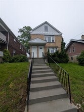 Building Photo - 639 W 5th St