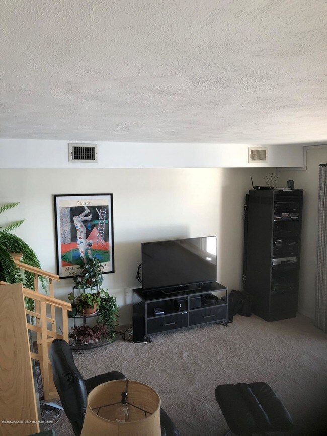 Building Photo - 138 Bodman Pl