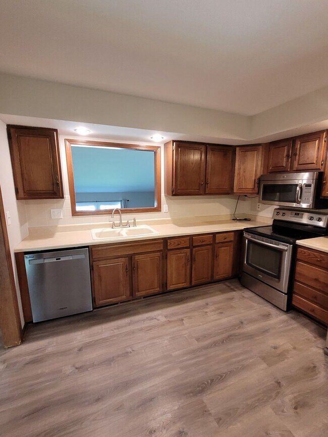 Foto del edificio - 3 bed, 3 bath home off Chapel Hill Road