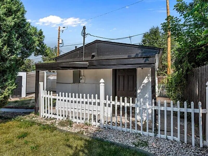 Photo - 760 N Stuart St