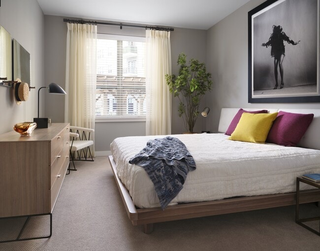 Building Photo - 145 Front at City Square