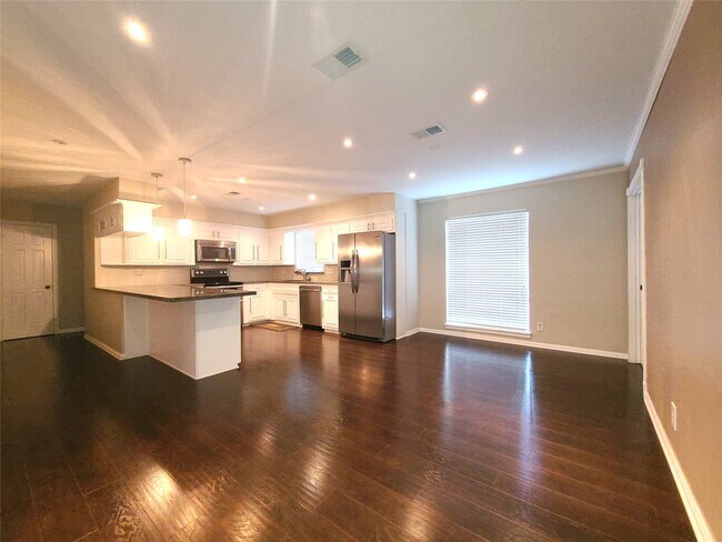 Foto del edificio - 6511 Pebble Beach Dr
