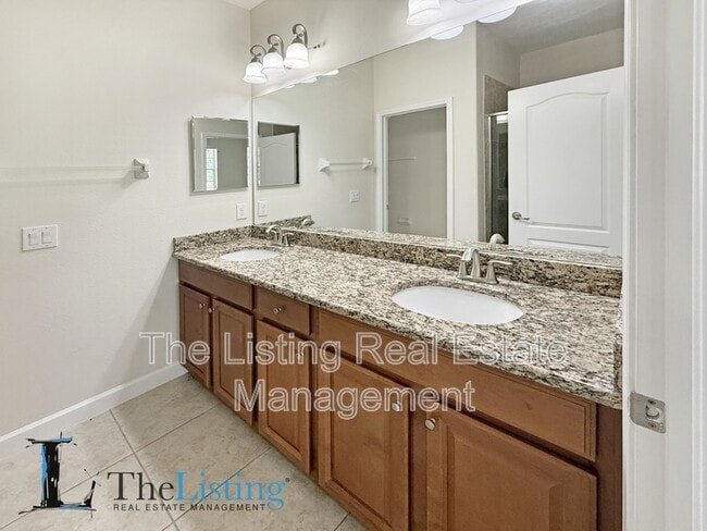 Building Photo - 9025 Savannah Julip Ln