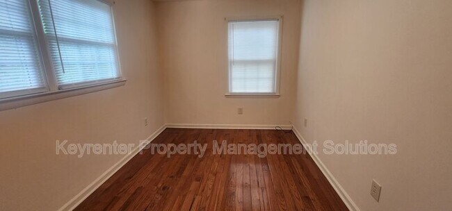 Foto del edificio - 825 Highland Ave