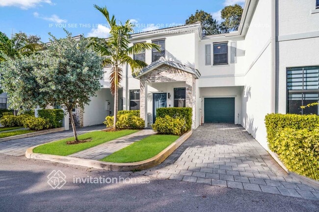 Building Photo - 1643 SW 28th St