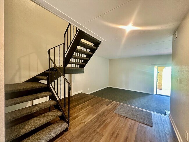 Building Photo - 5850 Cypress Gardens Blvd