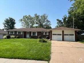 Building Photo - 1701 NE 68th St