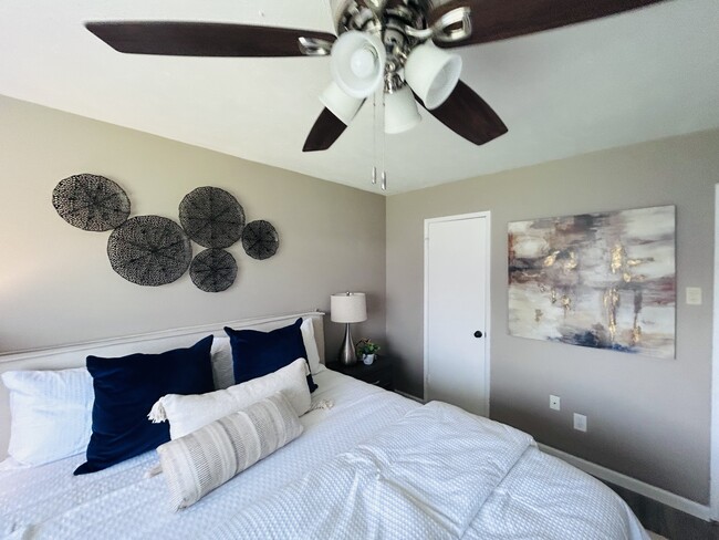 Building Photo - 511 Hanover Dr