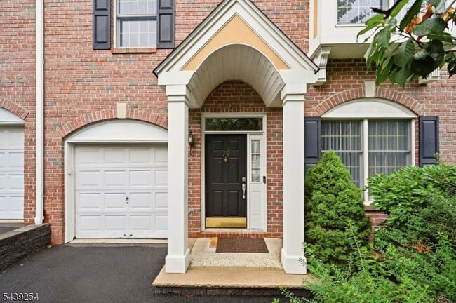 Building Photo - 75 Spring Hill Cir