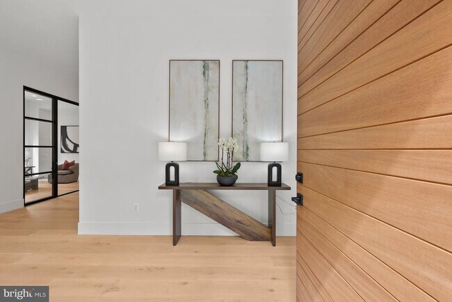 Foto del edificio - 6018 Woodland Terrace