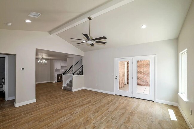 Building Photo - 7605 Woodford Ave