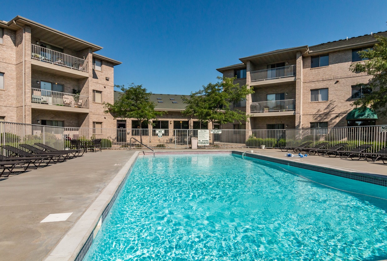 Primary Photo - LEXINGTON ESTATES